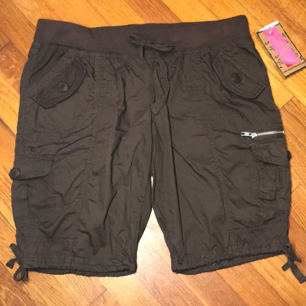 ALMOST FAMOUS BROWN BERMUDA SHORTS⭐️NWT